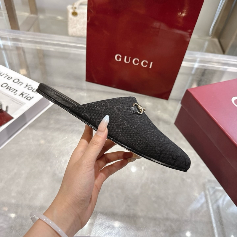 Gvc*1 slippers